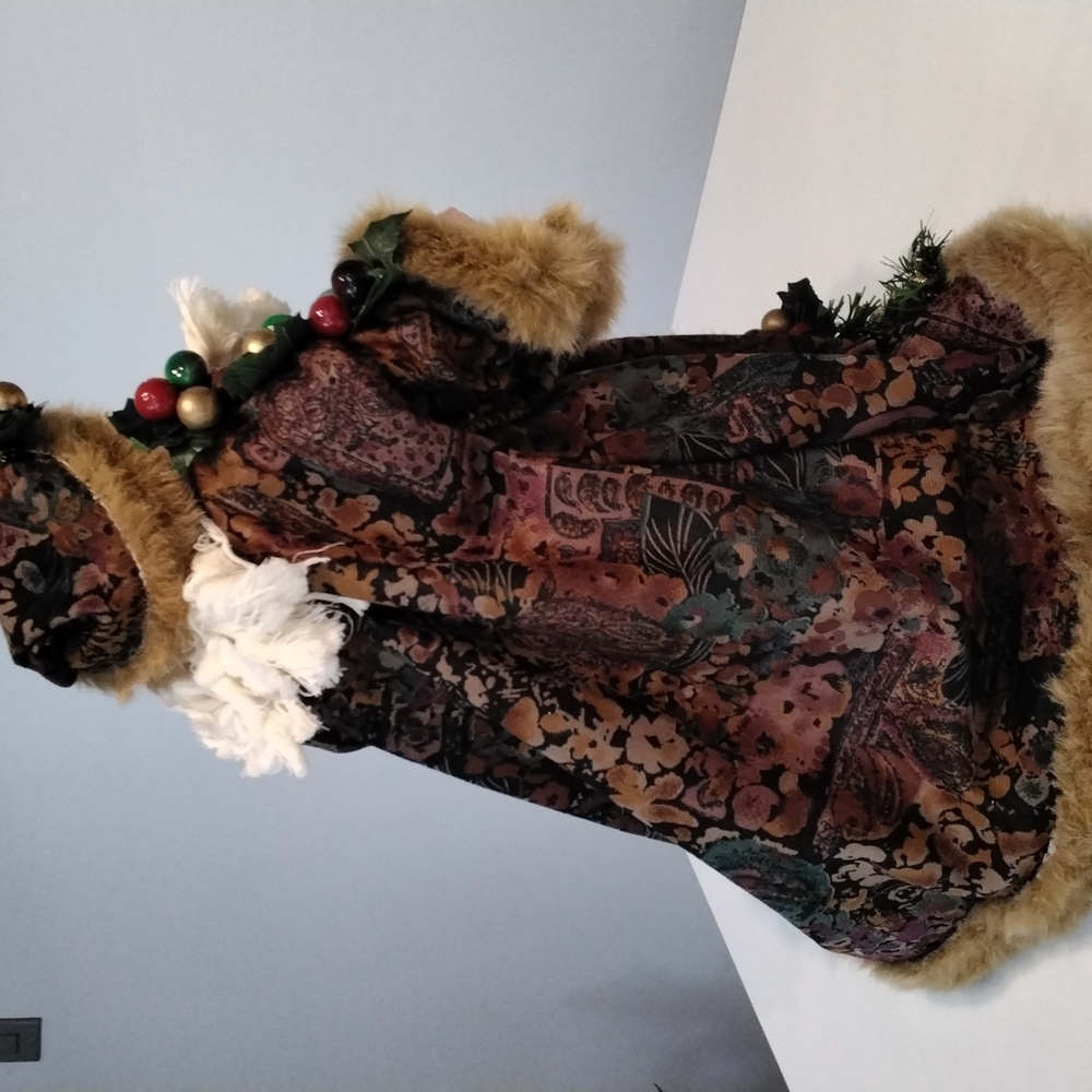 16" Santa - Picture 4 of 7